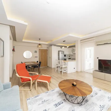 Delightful Flat With Shared Pool In Konyaalti Daire