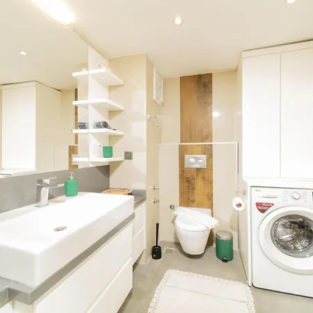 Daire Delightful Flat With Shared Pool In Konyaalti