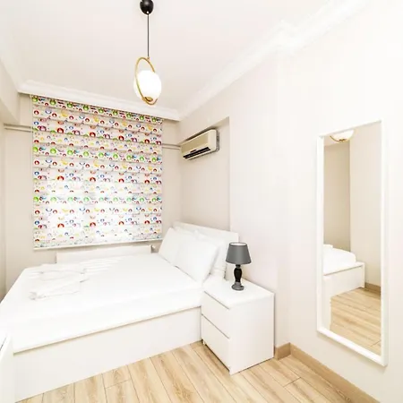 Delightful Flat With Shared Pool In Konyaalti